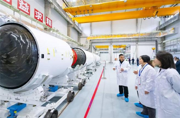 香港現金網：第二枚“四川造”民營商業運載火箭在資陽出廠：將執行“一箭八星”任務